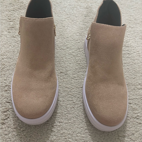 Women’s ankle boots. Beige, size 8. Never worn - Picture 3 of 4